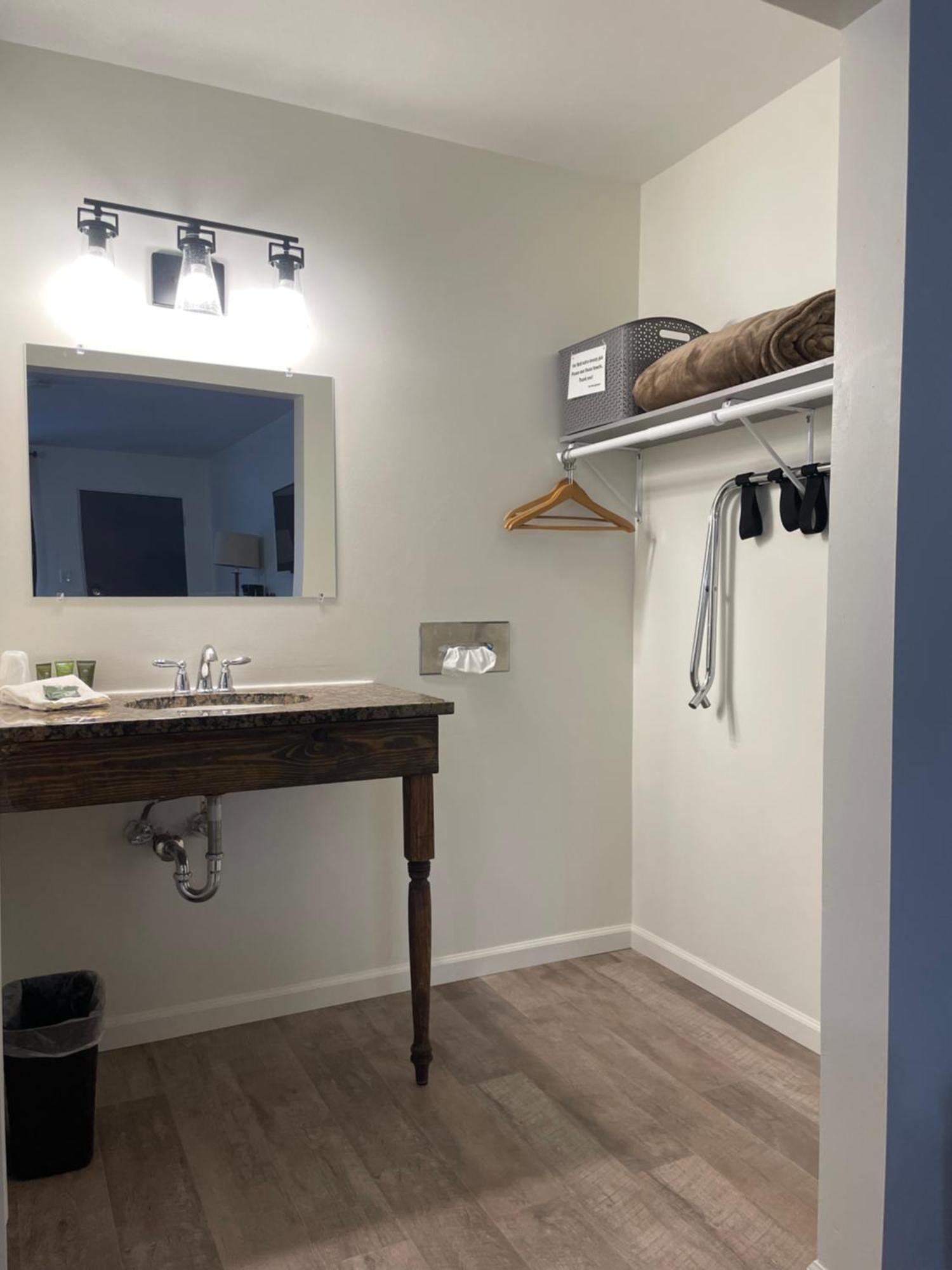 Trails Inn Quadna Mountain Motel & Rv Park Hill City Room photo