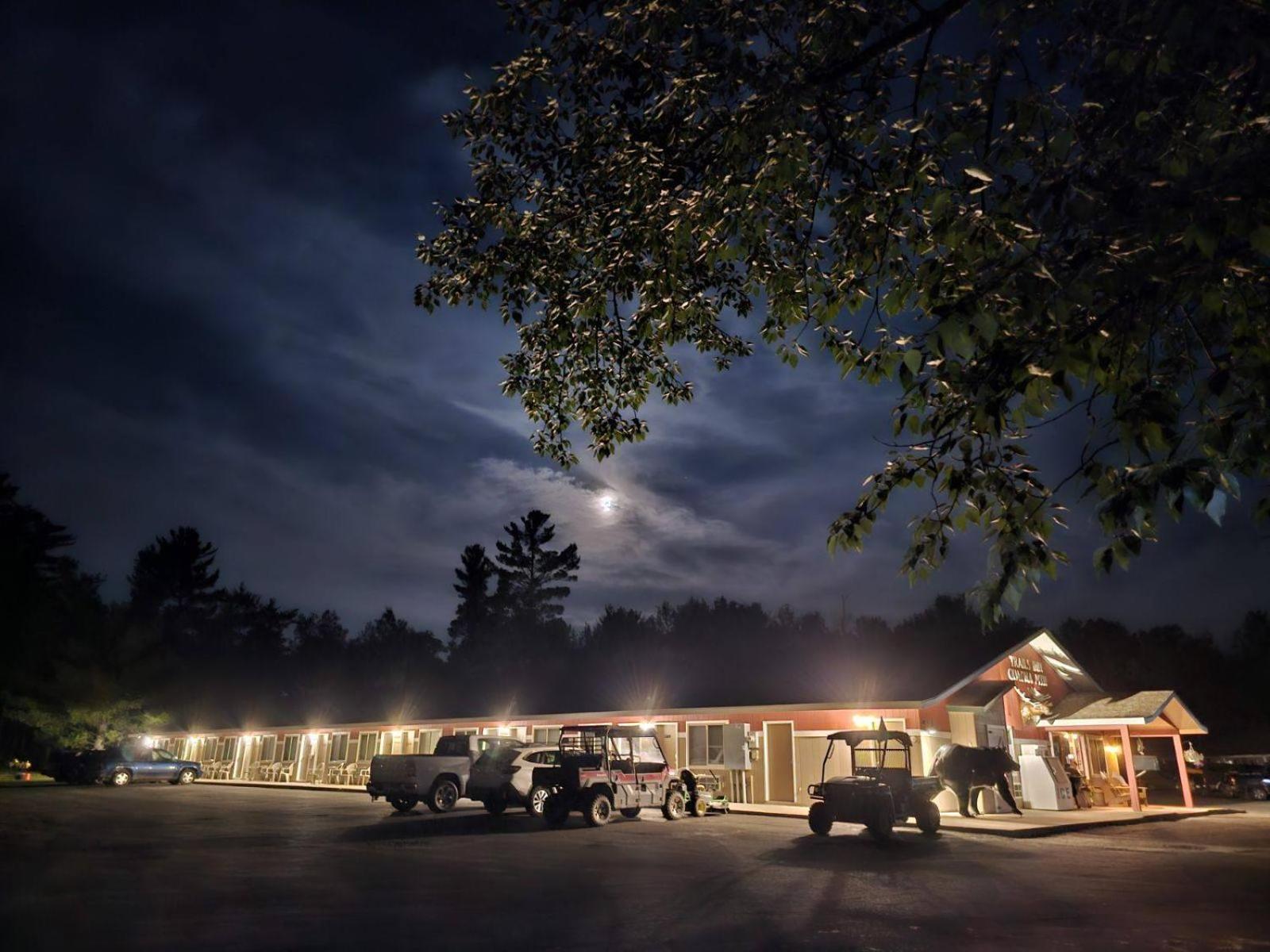Trails Inn Quadna Mountain Motel & Rv Park Hill City Exterior photo