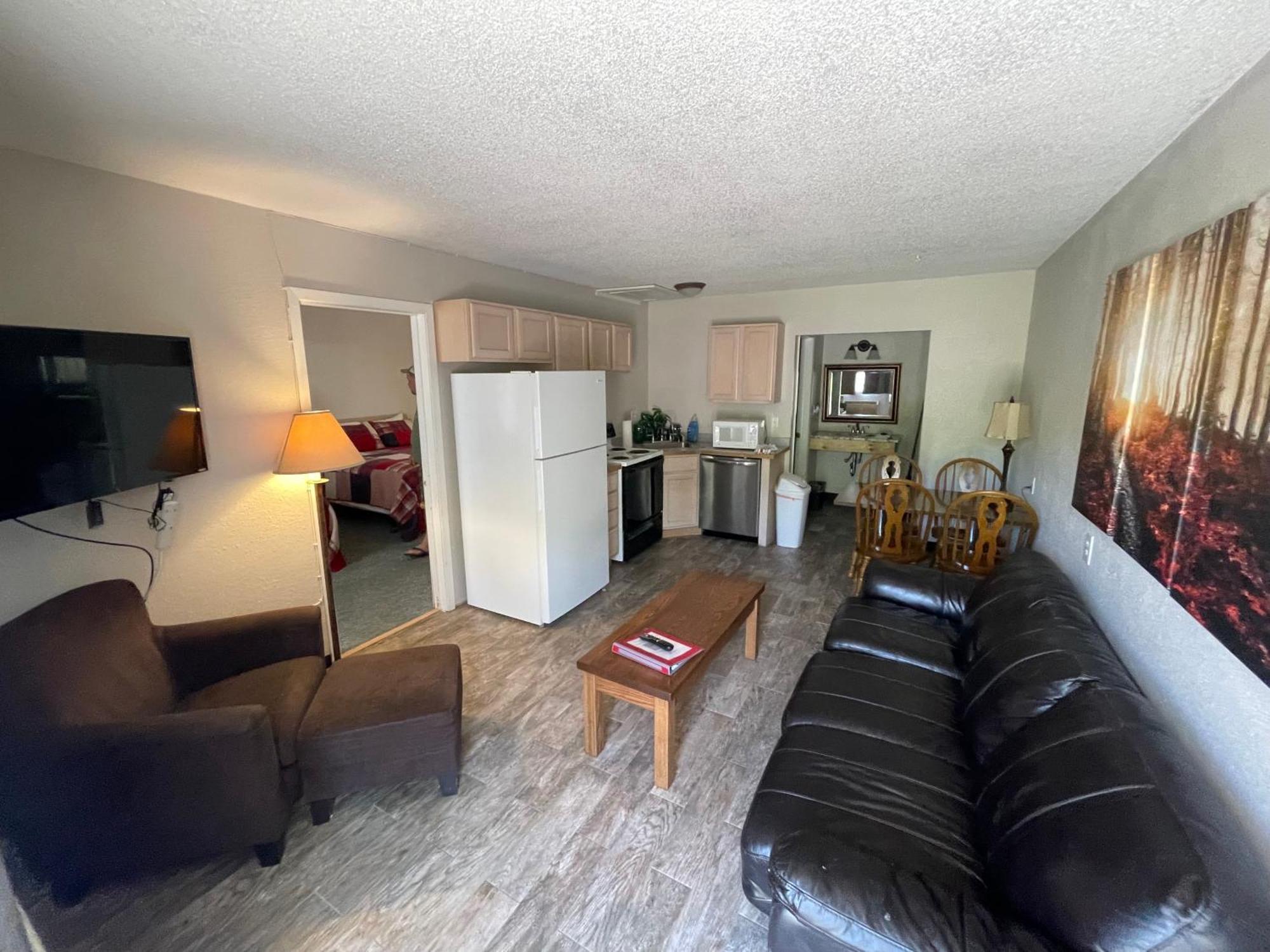 Trails Inn Quadna Mountain Motel & Rv Park Hill City Exterior photo