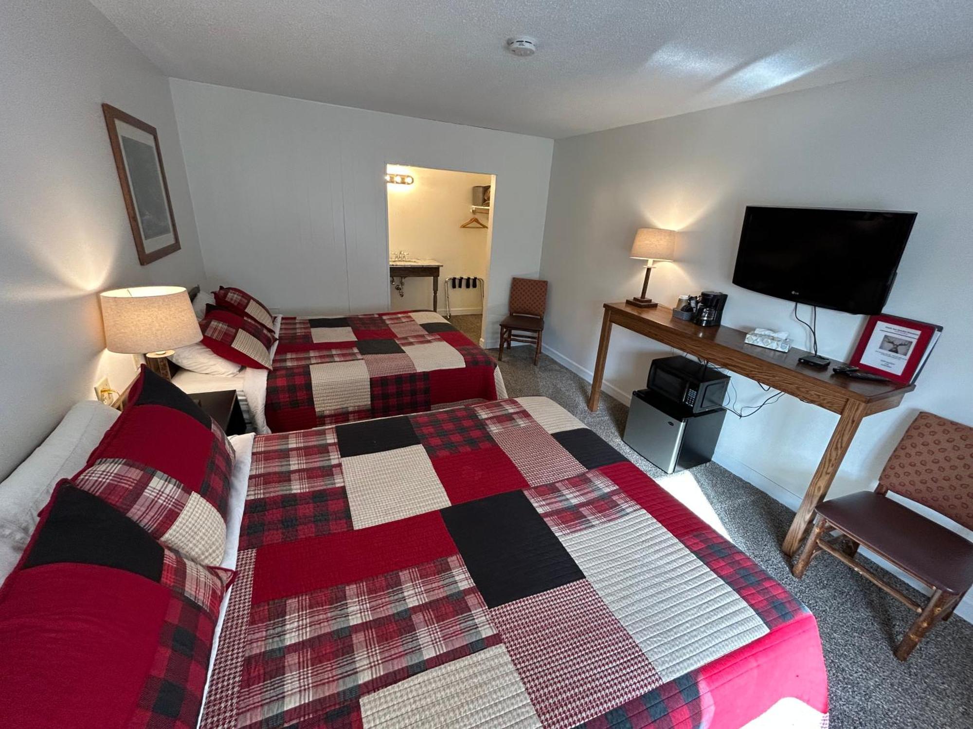 Trails Inn Quadna Mountain Motel & Rv Park Hill City Exterior photo