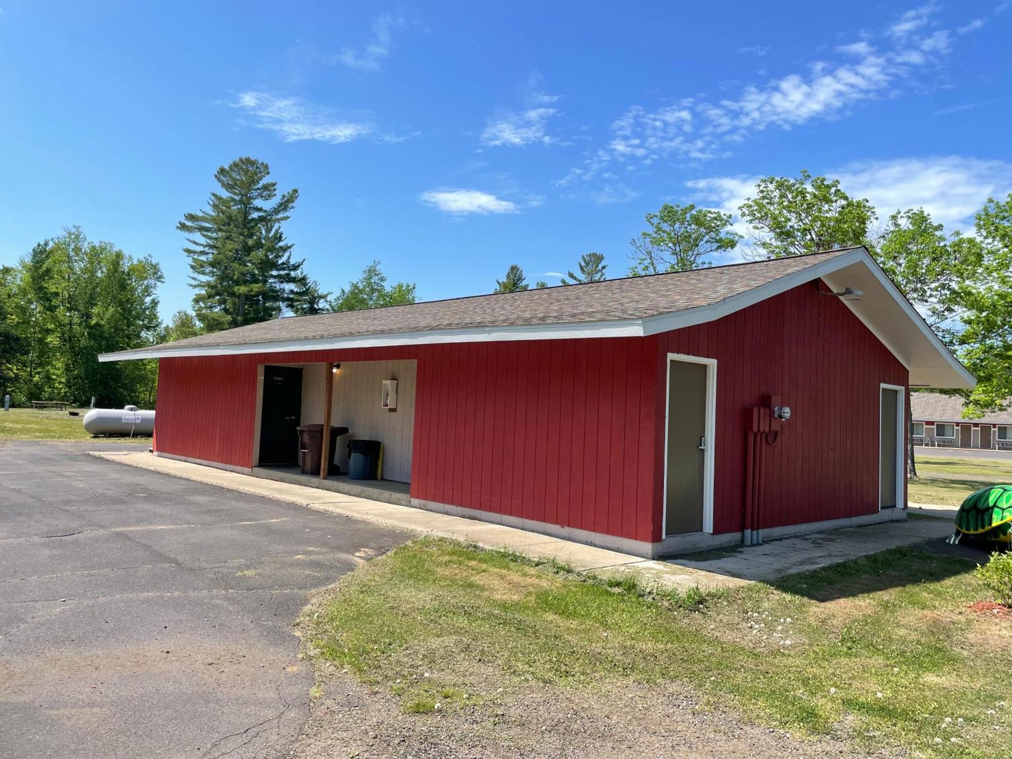 Trails Inn Quadna Mountain Motel & Rv Park Hill City Exterior photo