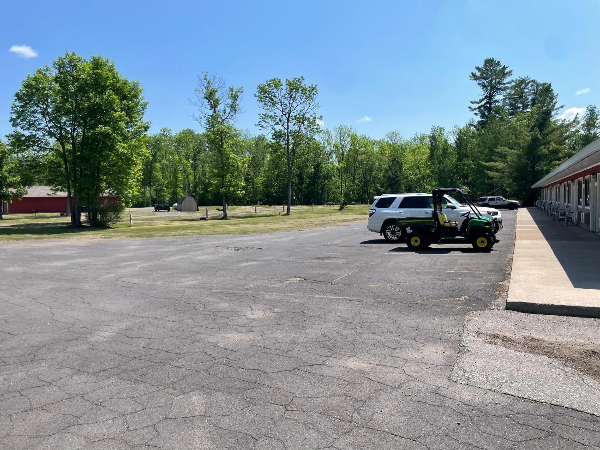 Trails Inn Quadna Mountain Motel & Rv Park Hill City Exterior photo