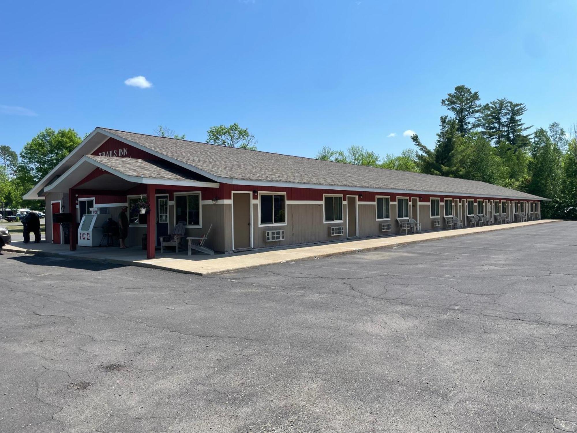 Trails Inn Quadna Mountain Motel & Rv Park Hill City Exterior photo