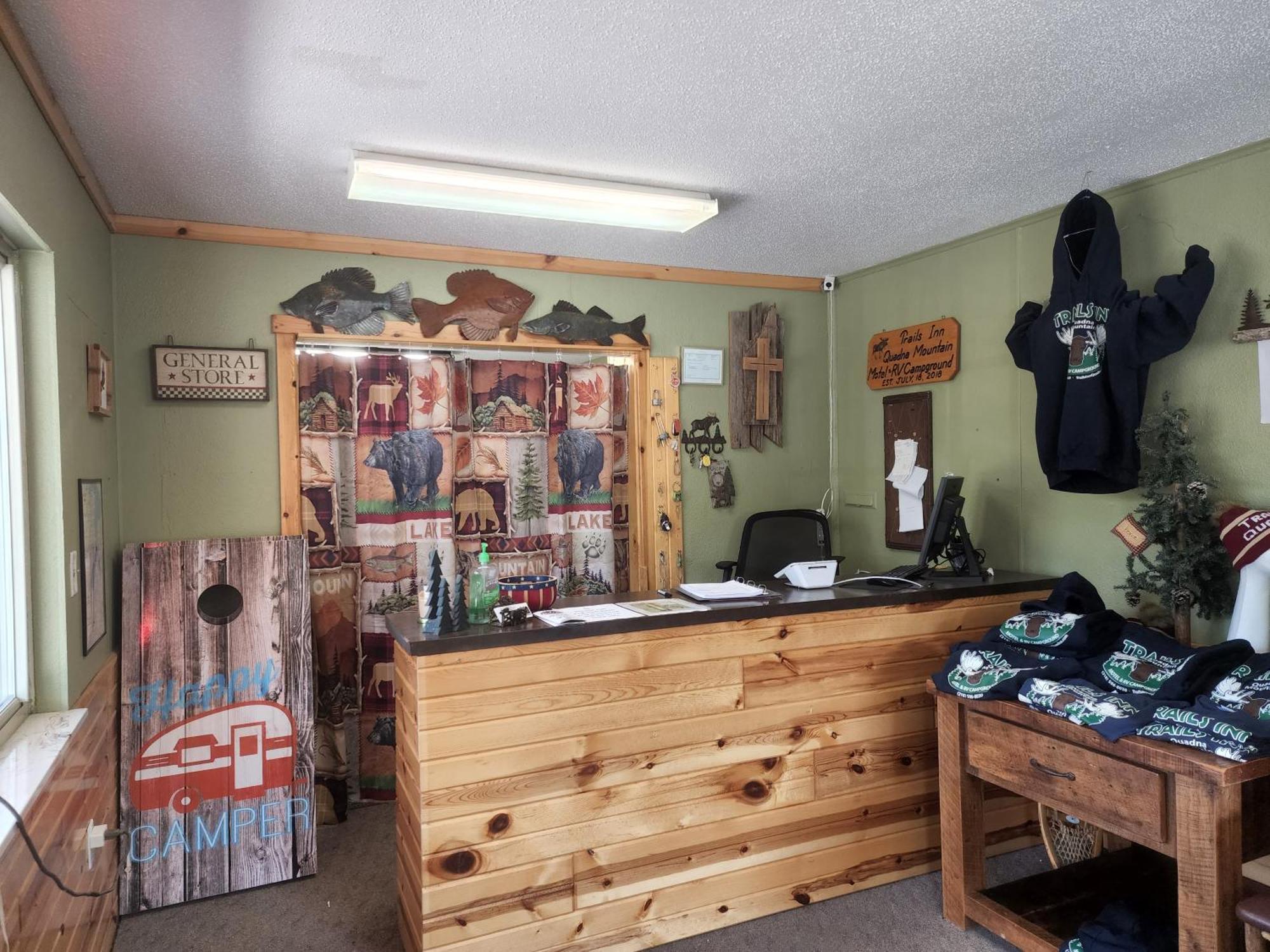 Trails Inn Quadna Mountain Motel & Rv Park Hill City Exterior photo