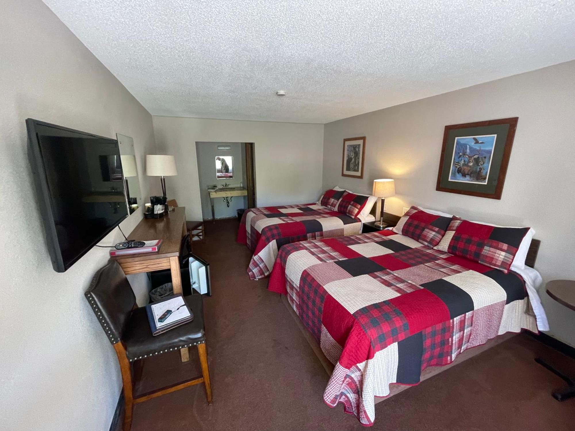 Trails Inn Quadna Mountain Motel & Rv Park Hill City Room photo