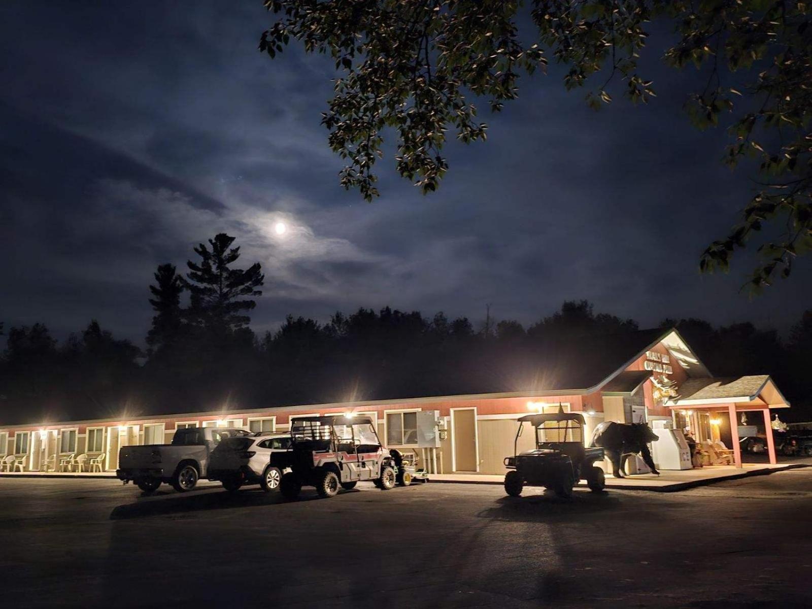 Trails Inn Quadna Mountain Motel & Rv Park Hill City Exterior photo