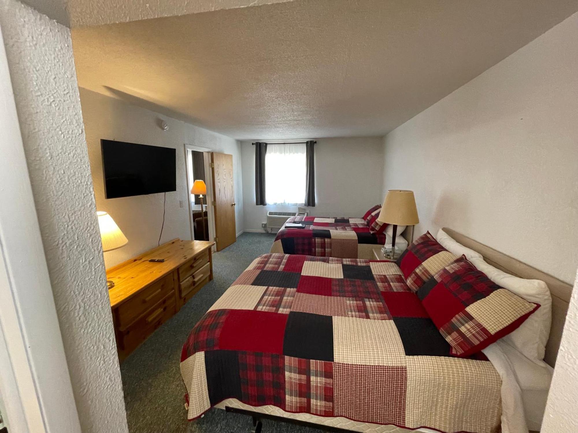 Trails Inn Quadna Mountain Motel & Rv Park Hill City Exterior photo