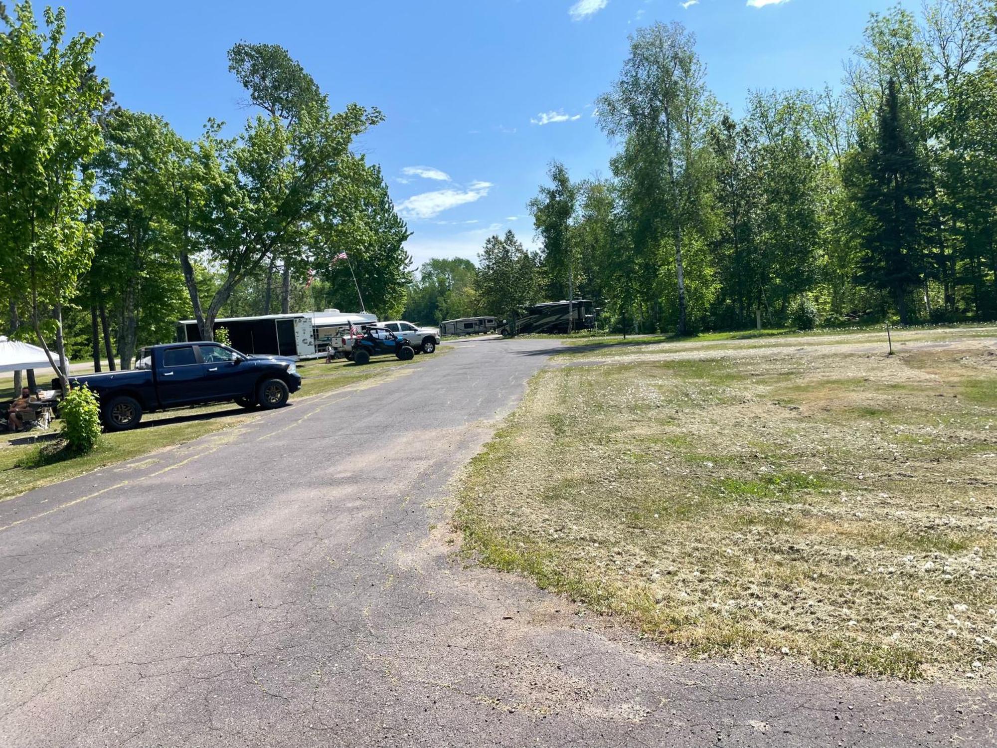 Trails Inn Quadna Mountain Motel & Rv Park Hill City Exterior photo